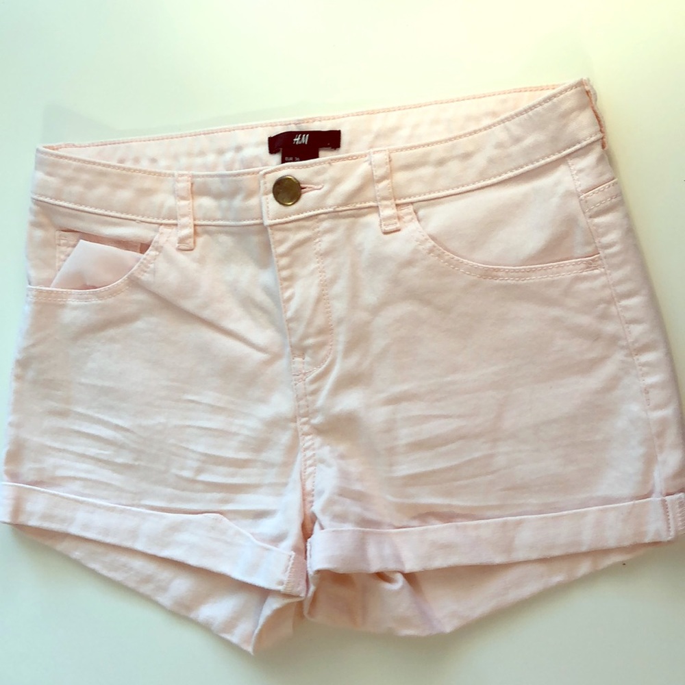 Pink high-waisted short